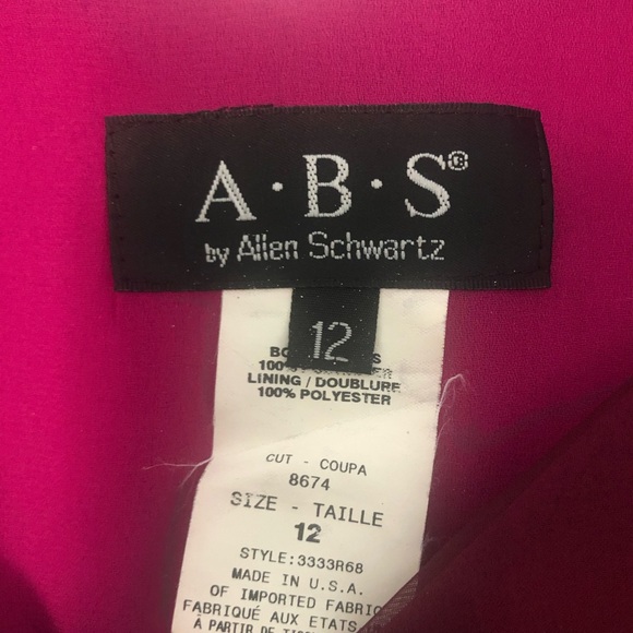 No sleeve beautiful dress - Picture 3 of 3